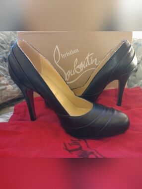 Christian Louboutin Black Leather Stiletto Pumps Size 38/7.5